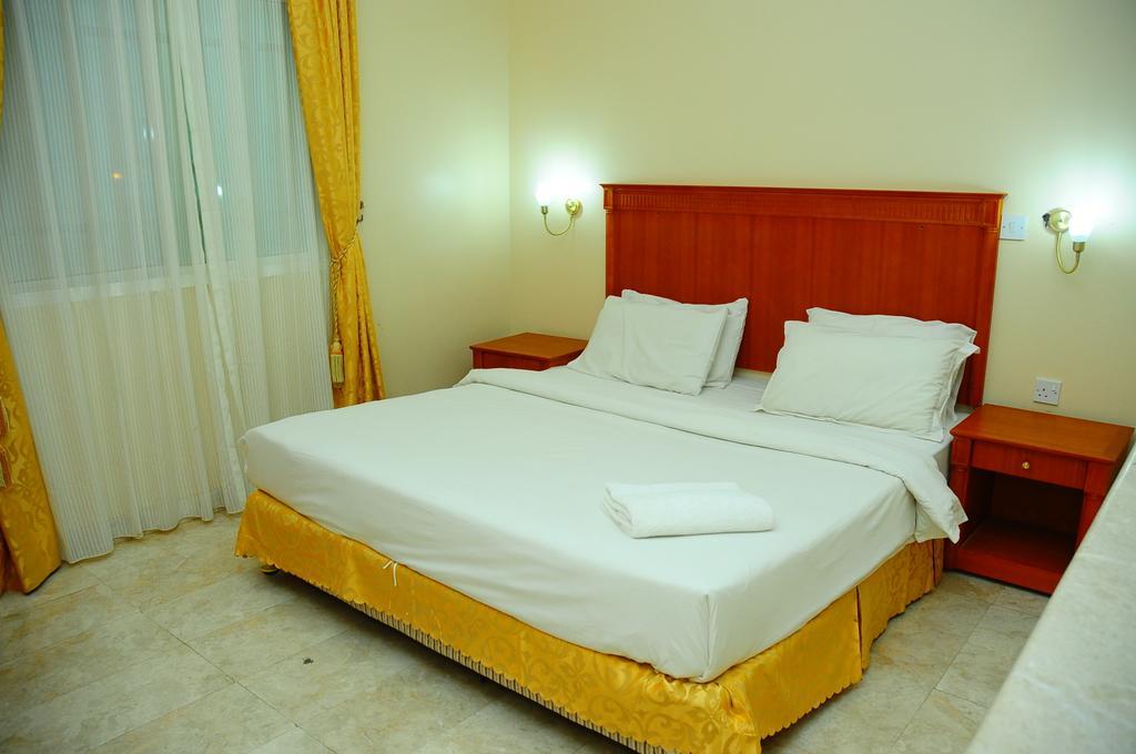 Al Faisal Hotel Suites Sur Phòng bức ảnh