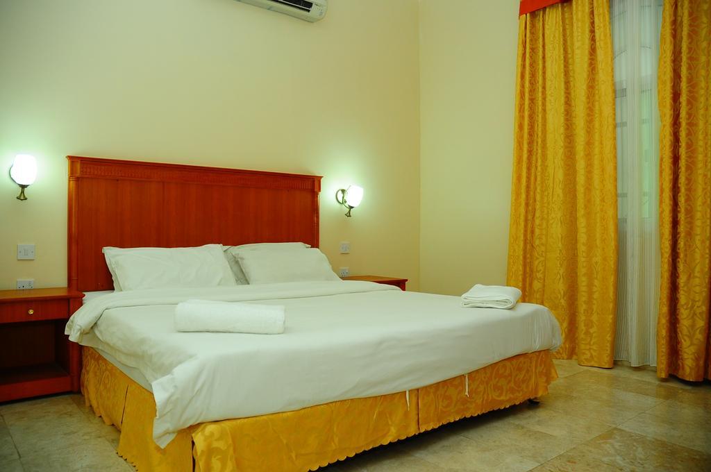 Al Faisal Hotel Suites Sur Phòng bức ảnh