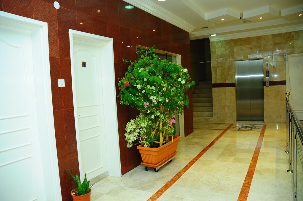 Al Faisal Hotel Suites Sur Ngoại thất bức ảnh