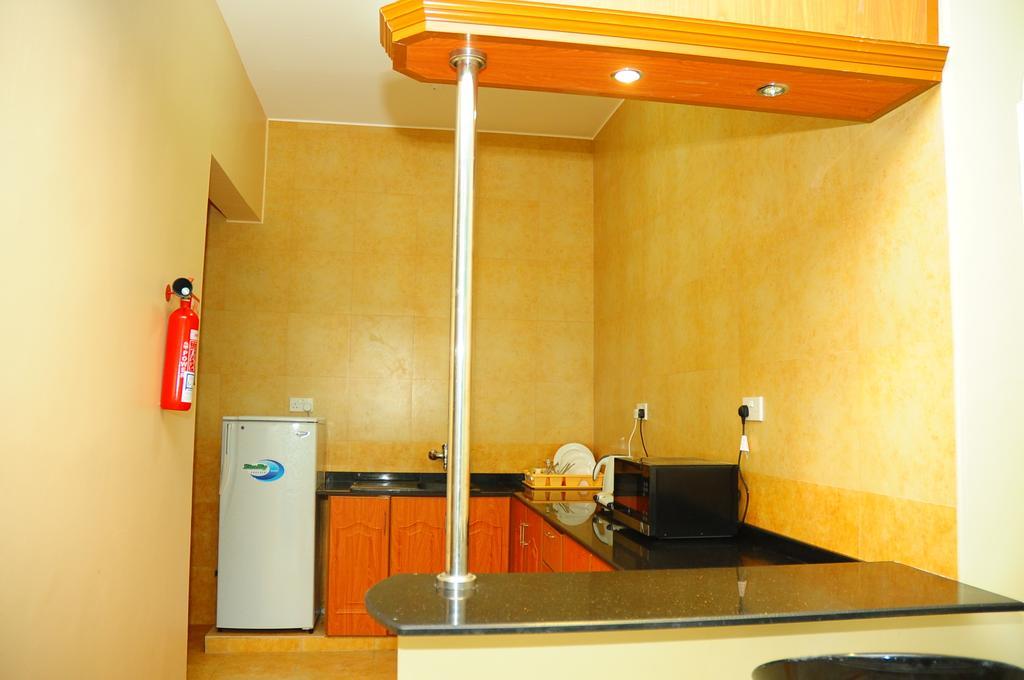 Al Faisal Hotel Suites Sur Ngoại thất bức ảnh